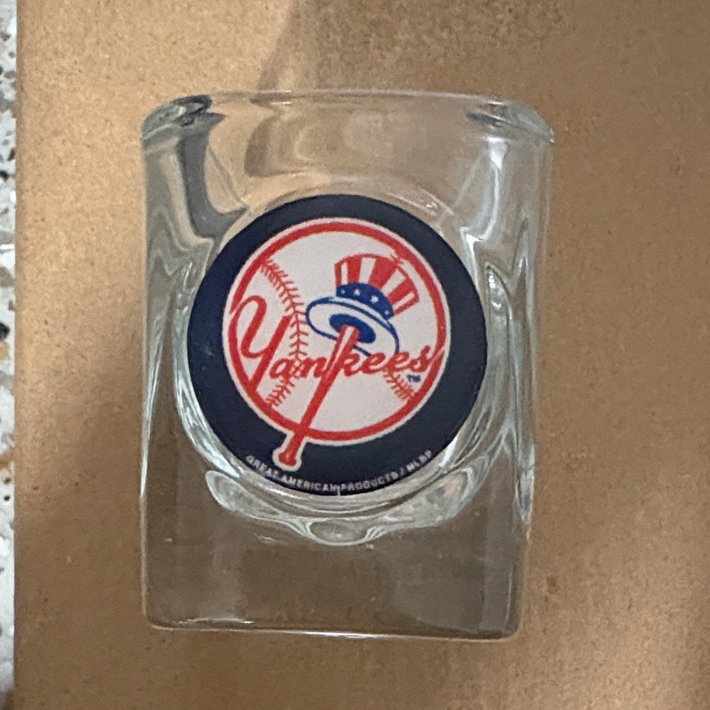 Yankees Logo Shot Glass square design